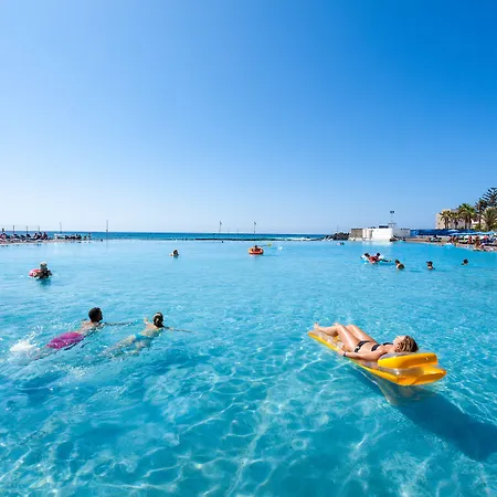 Ona Alborada アパートホテル 3*