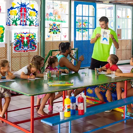 アパートホテル Ona Alborada 3*